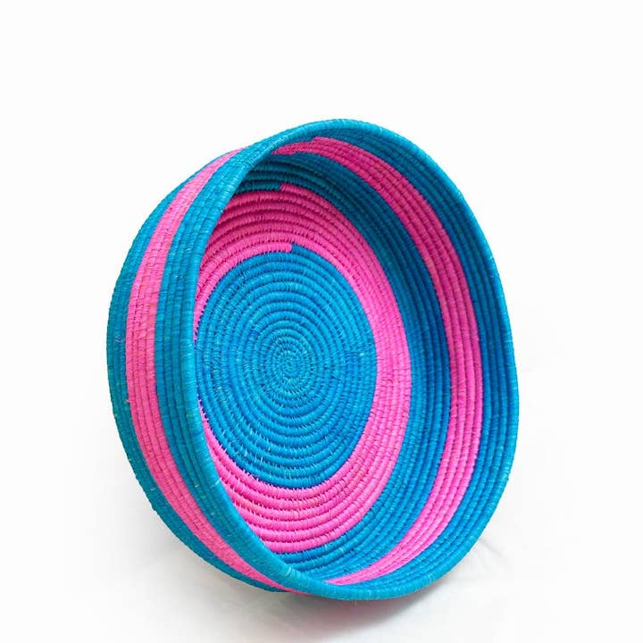 Corbeille de lit pour animaux de compagnie, chien et chat fabriquée à la main Rwenzori pour la vente par Mysky pets and decor by idacbc llc