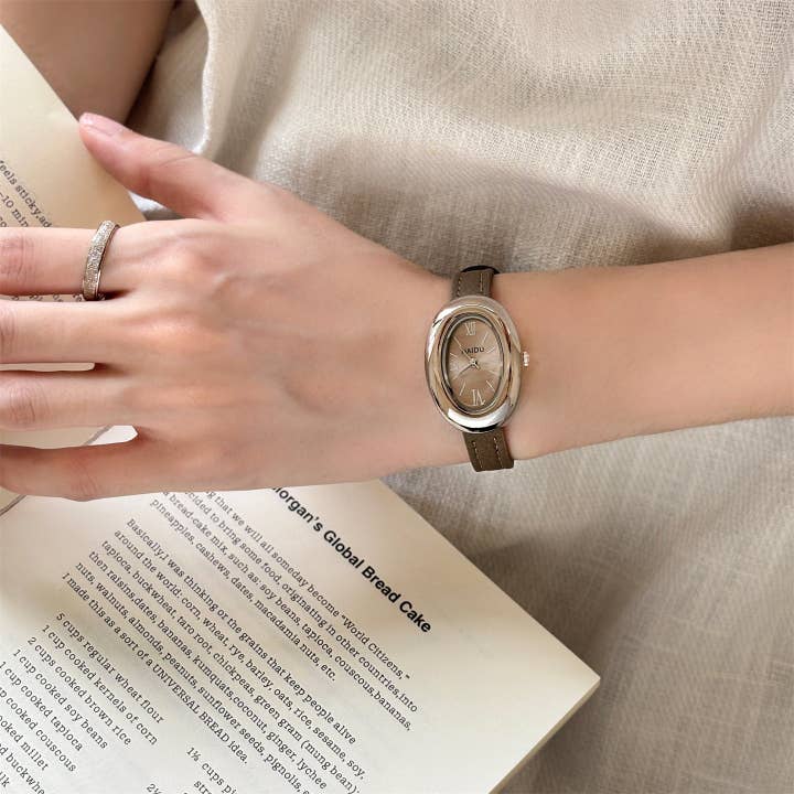 Dipped Shop - Wholesale Wrist watch – Women's - Leather Strap Vintage Oval Watch DP25F7551