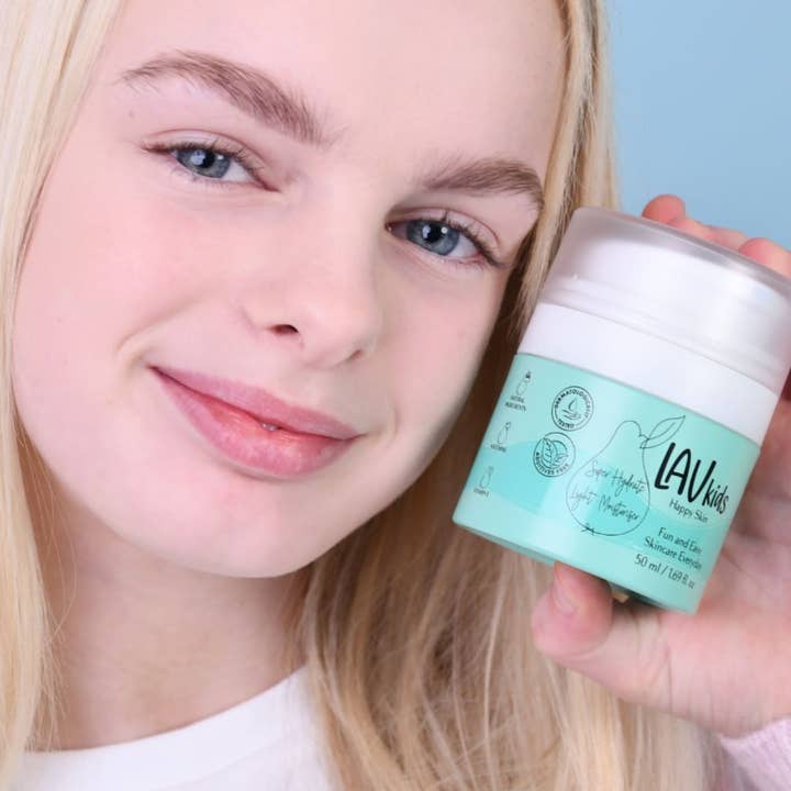 LAV Kids – wholesale Ansiktsfuktkräm – Daglig ansiktsrutin med Super Hydrate-återfuktare