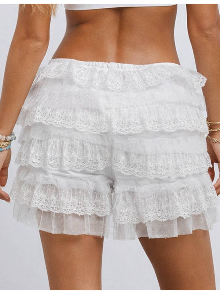 Sweetkama – Großhandel Shorts – Damen – Damen Shorts mit einfarbigem Spitzen-Mesh, gestuften Rüschen und Schleife.1