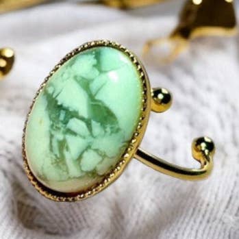 "ANNIE" ring in fine gold with white Howlite stone for wholesale by TOURMALYN