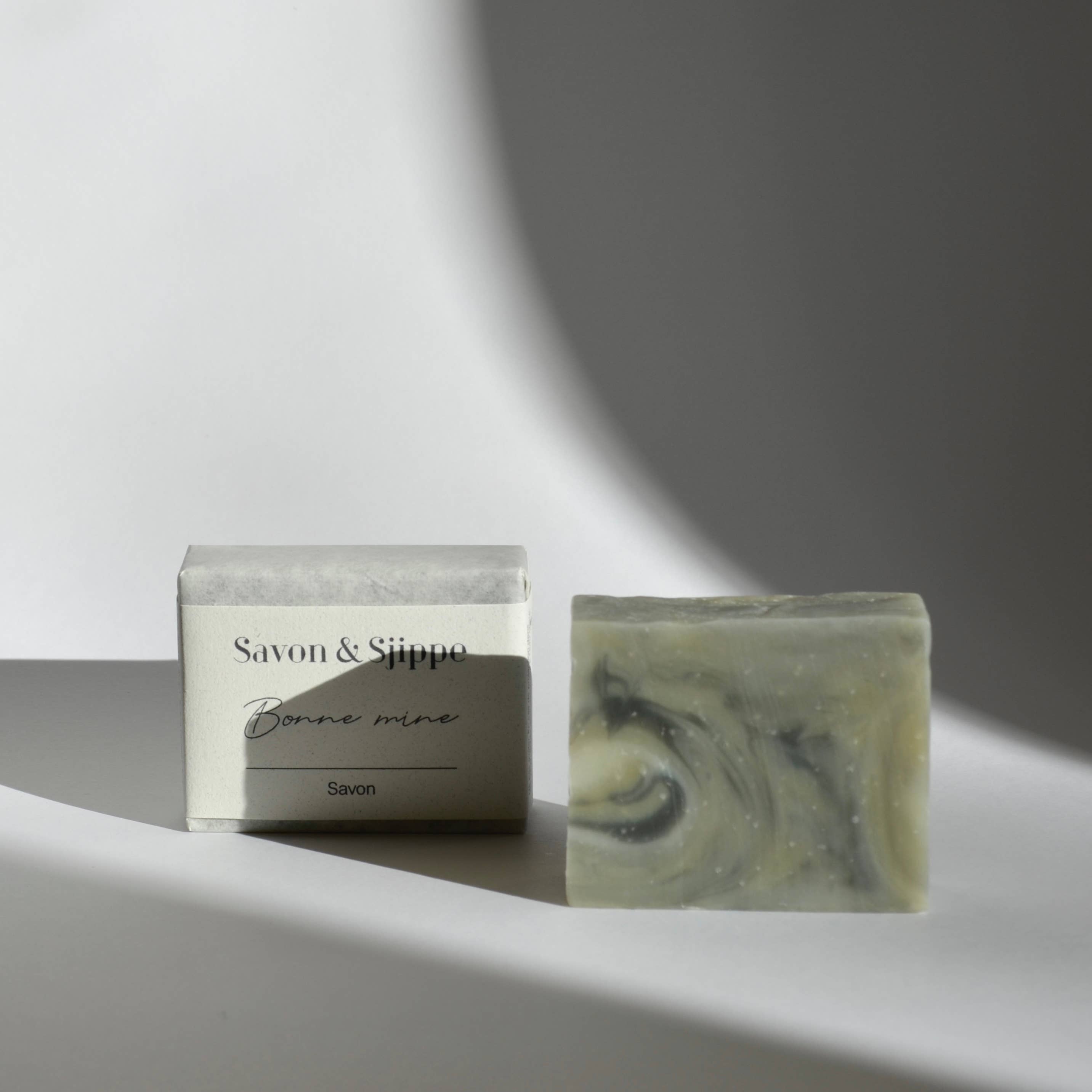 Savon & Sjippe - Vente Pains de savon - Savon Bonne mine au charbon actif et argile verte - peau mixte à grasse0