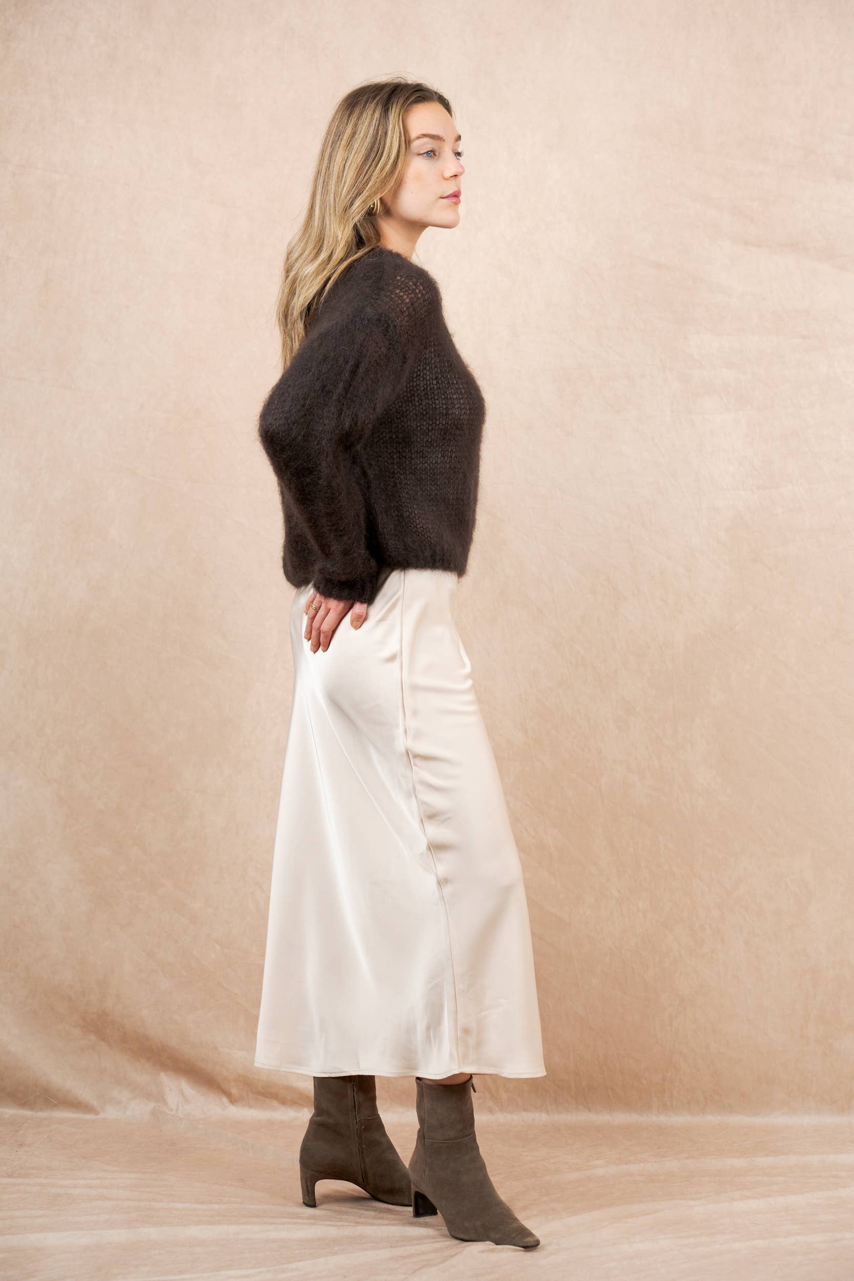 NAÏS PARIS - Wholesale Knit Sweater - Women's - Round neck long sleeve sweater in 80% kid mohair10