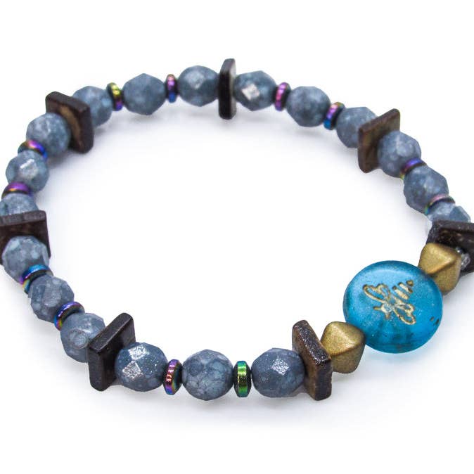 Bracelet extensible en perles d'abeille et pierres semi-précieuses pour la vente par Oh, Heart!