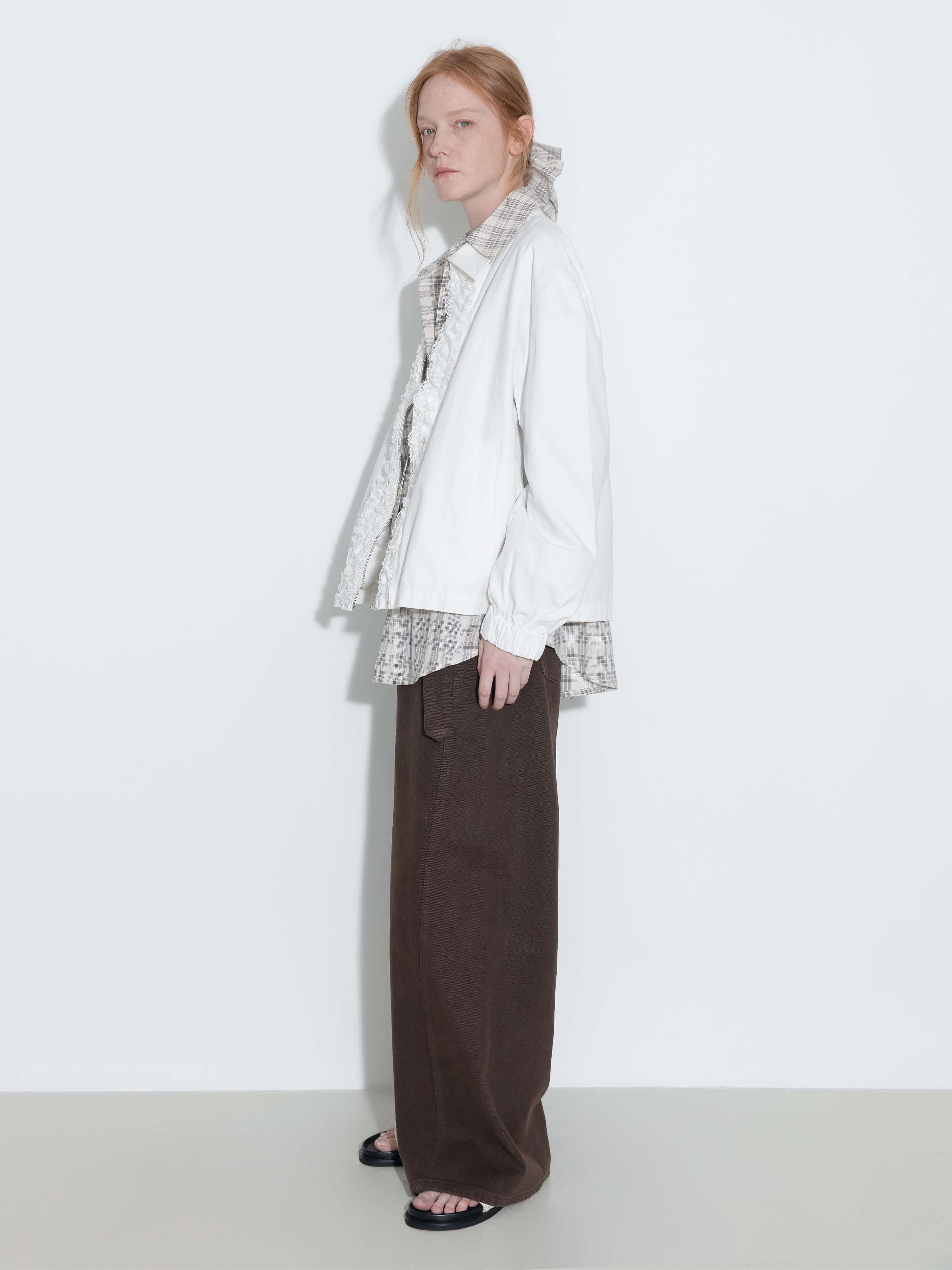 CUBIC – Engroshandel Jakke - Dame – Bomuldsjakke med flæser og lynlås samt elastiske ærmegab11