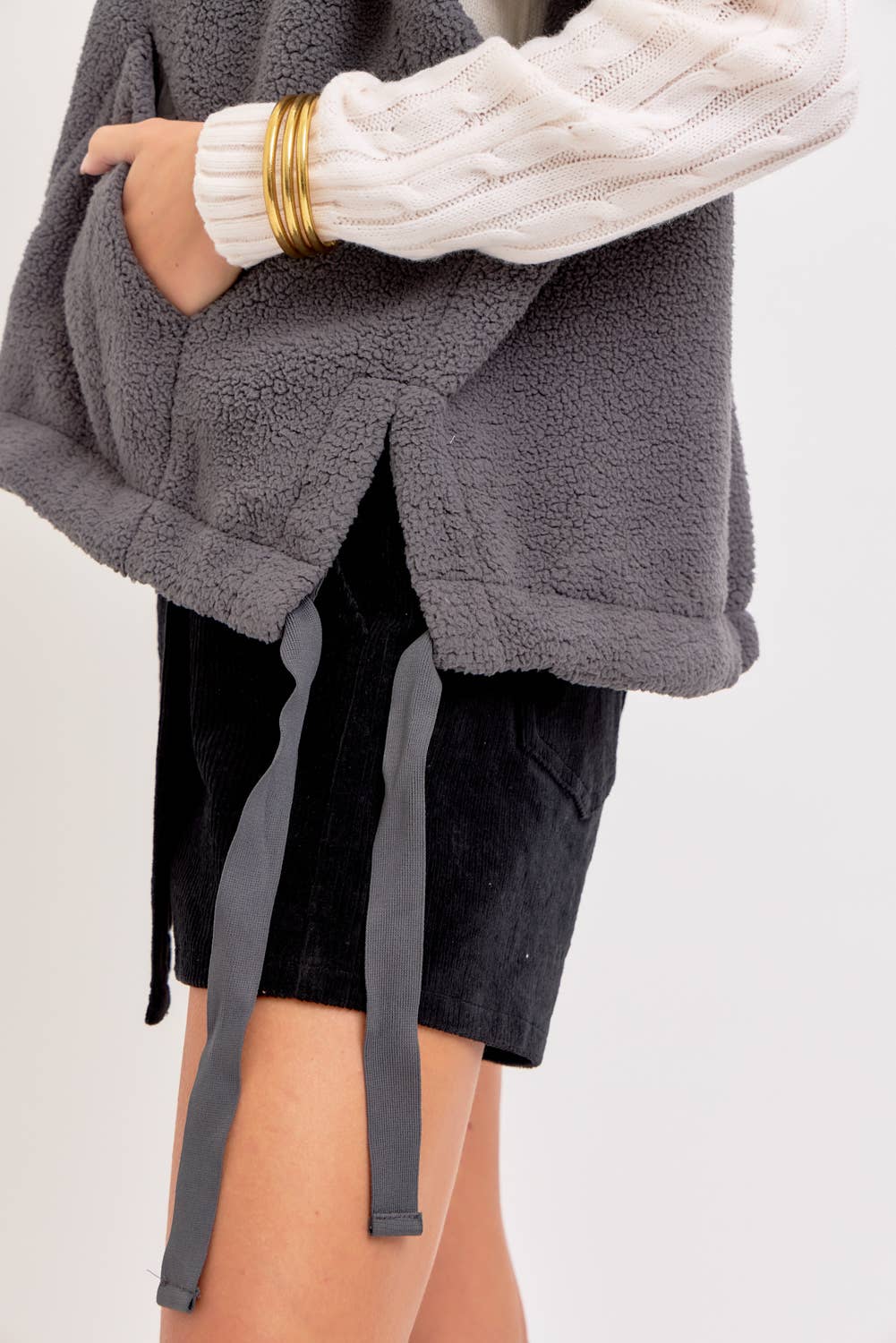 Sweet Lovely by Jen - Wholesale Outerwear Vest - Women's - OVERSIZED FLEECE VEST10