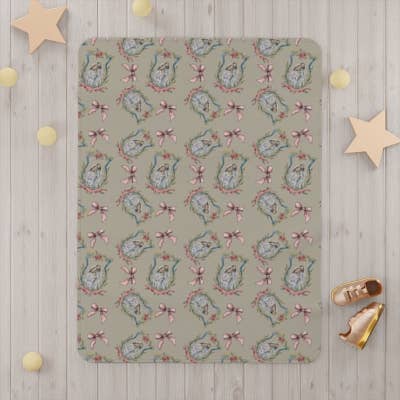 Heliga Familjens småbarnsfilt för wholesale av Beyond Blessed