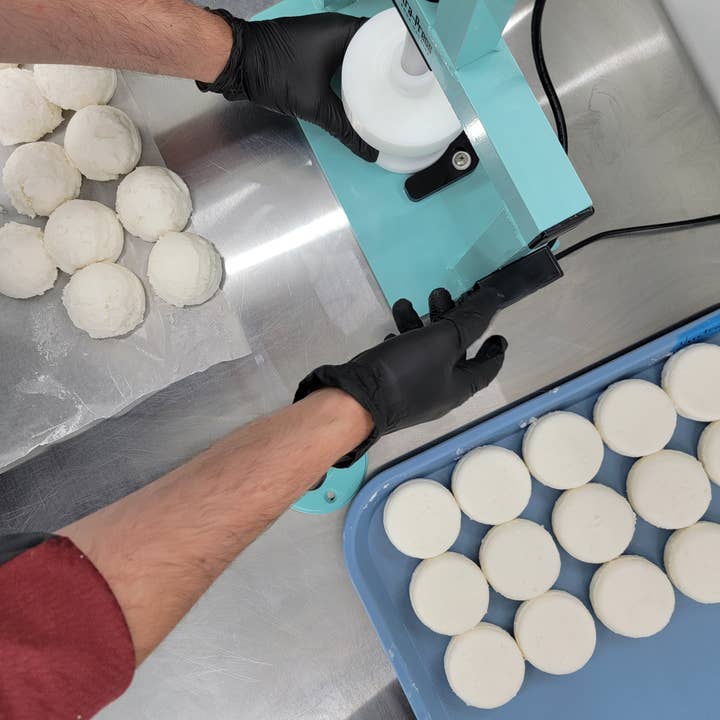 Modern Soapmaking - Wholesale Beard Wash/Shampoo - Solid Beard Wash Bar (pH-Balanced, Travel Friendly)3