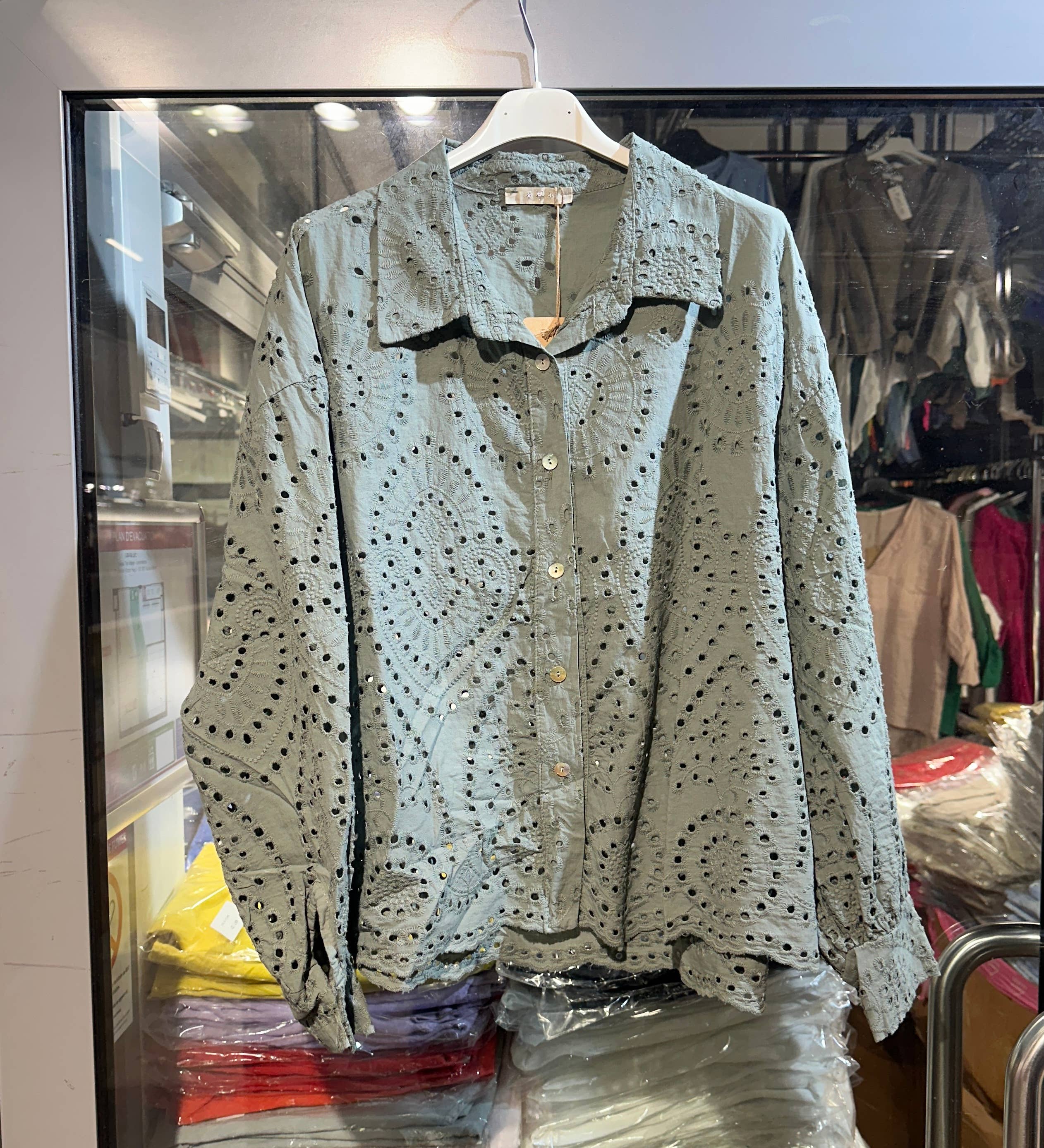 LÉA & LUC – wholesale Buttoned-down shirt – Women's – 100% Cotton Shirt REF. 2028821