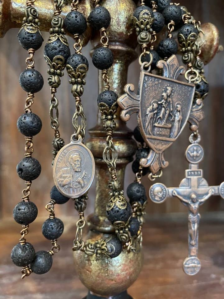 CHRISTUS VINCIT HEIRLOOM ROSARY for wholesale by Seraphym