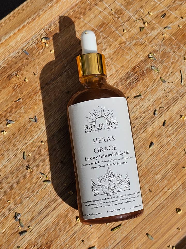 Hera's Grace | Dry Body Oil for wholesale by Piece of Mynd