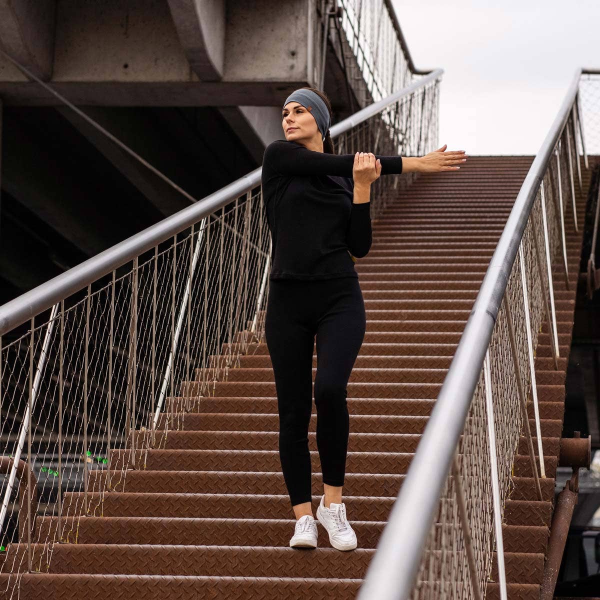 Women's Headband 160 Merino Perfect Grey for wholesale on Faire1