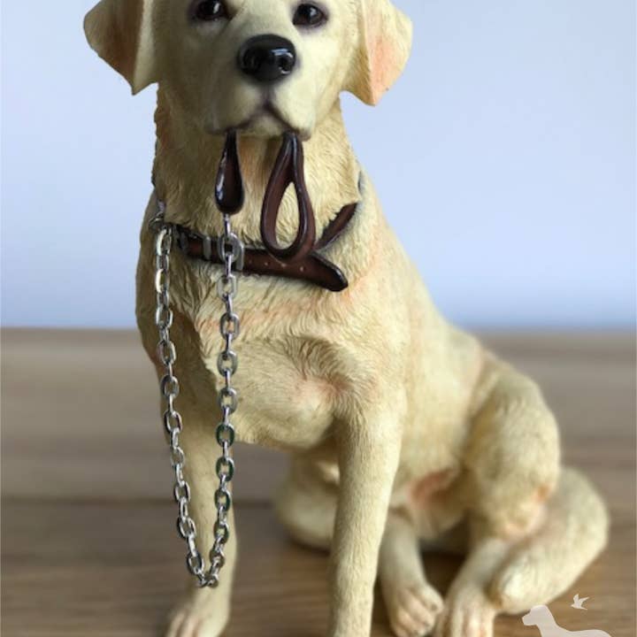 Golden Labrador large 18cm quality lifelike Leonardo 'Walkies' range ornament figurine, boxed for wholesale by Animal Crackers