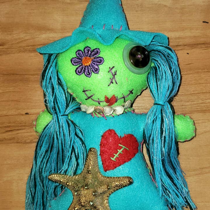 Poupée Sorcière de la Mer Magique Faite à la Main Magie vaudou hoodoo pour la vente par The Clairity Room