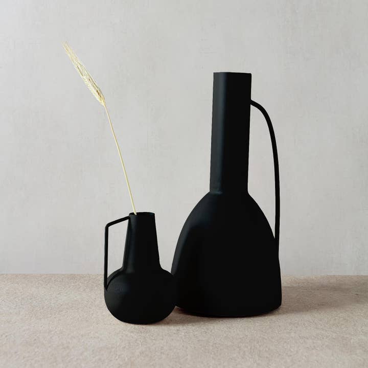Chickidee – wholesale Vase – Athena Black Metal Vase1