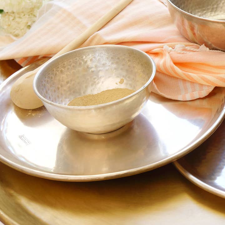 TABULEIRO LISO EM LATÃO 'MUZ' por atacado de Karawan Authentic