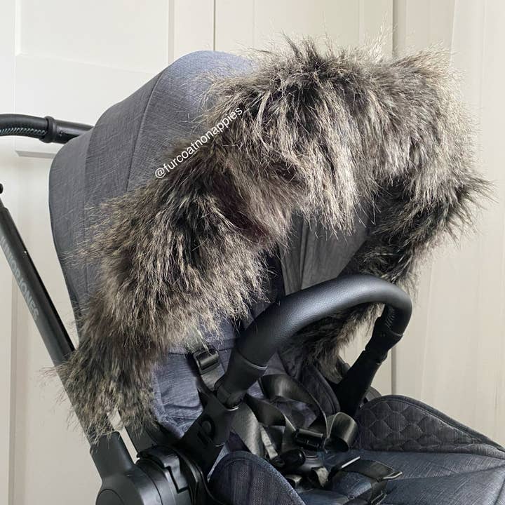 Universal Bushy Racoon Fuskpäls Barnvagn Hood Trim för wholesale av Fur coat no nappies U.K. ltd