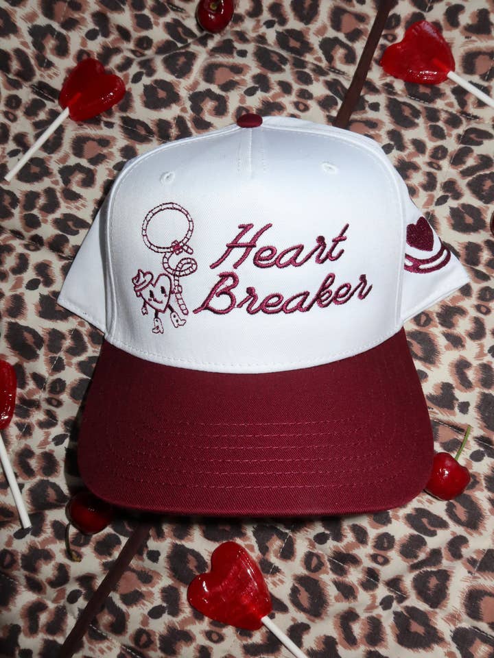 Casquette de camionneur Saint-Valentin Heart Breaker pour la vente par Threaded Rodeo