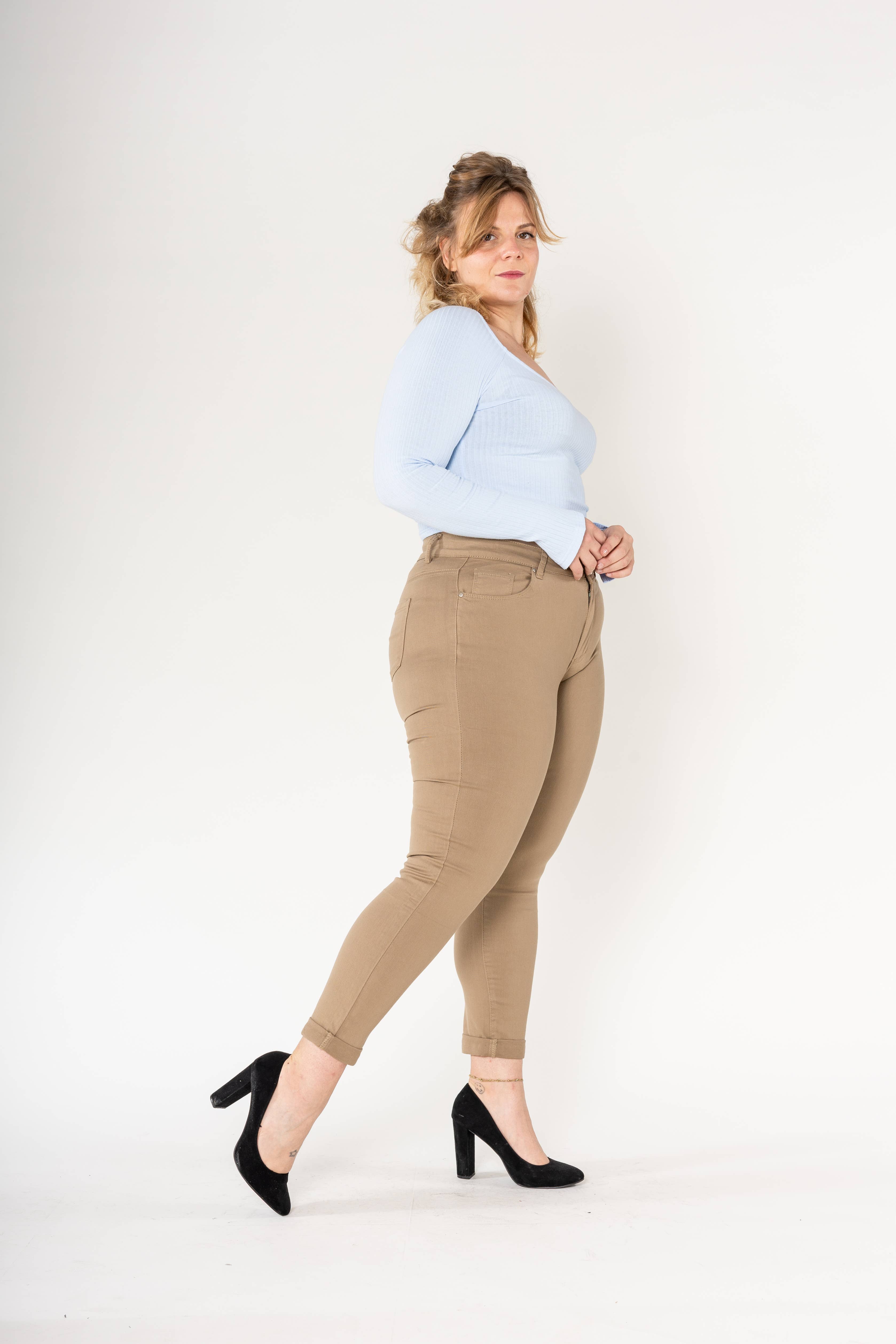 Nina Carter – Calças - Mulher por atacado – Tamanho Plus Curve Plus Tamanho Voltar ao Pescoço P199114