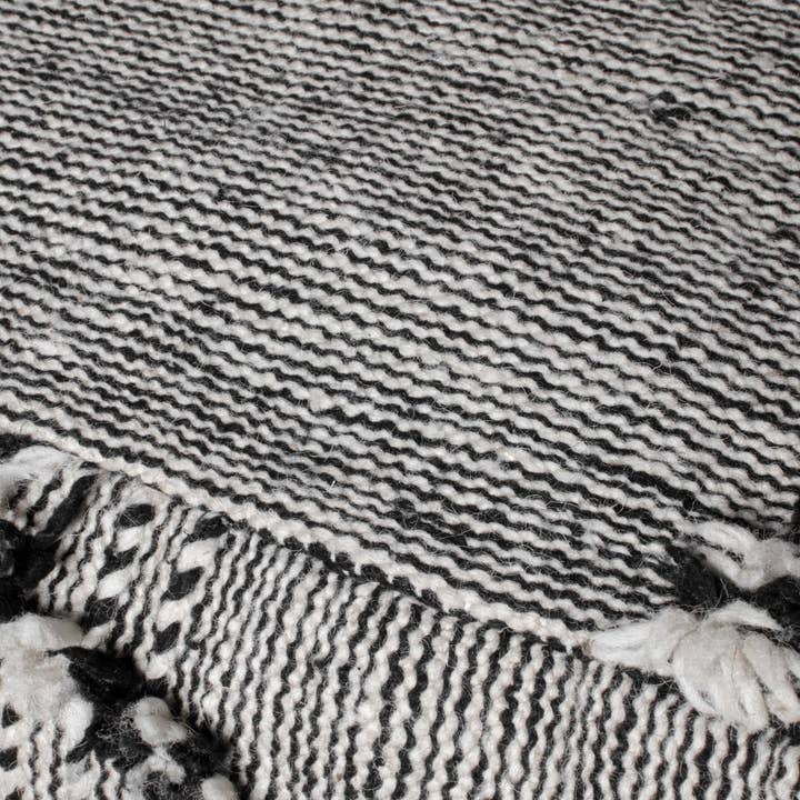 MAISON ATLAS - Wholesale Poef - Vintage Handgeweven Marokkaanse Kilim Poef 60 cm x 60 cm x 20 cm3