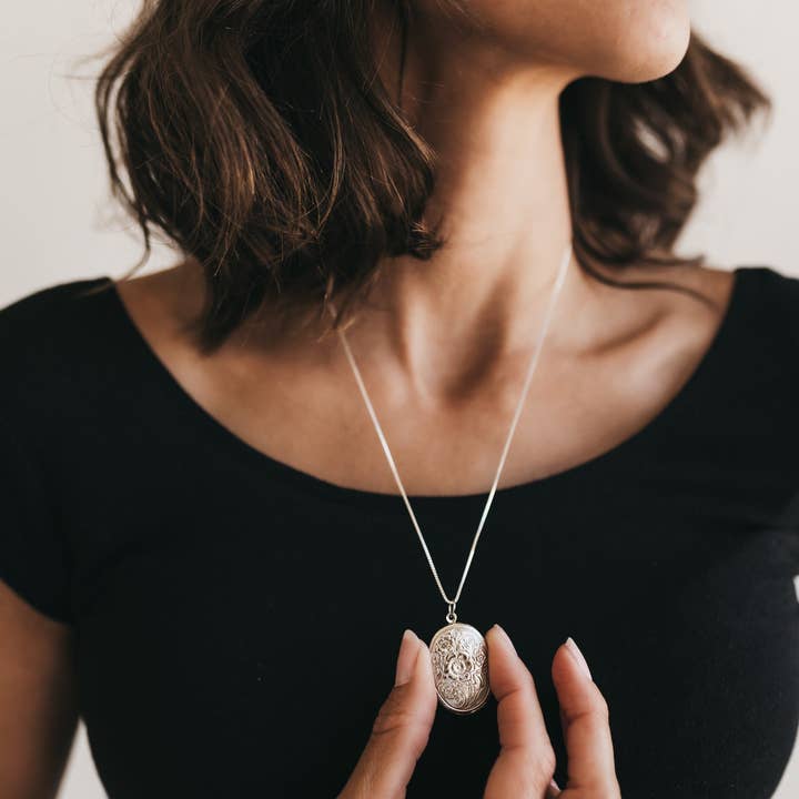 Sydney Rose Co. - Wholesale Locket Necklace - Secret Garden Oval Locket ( Silver)