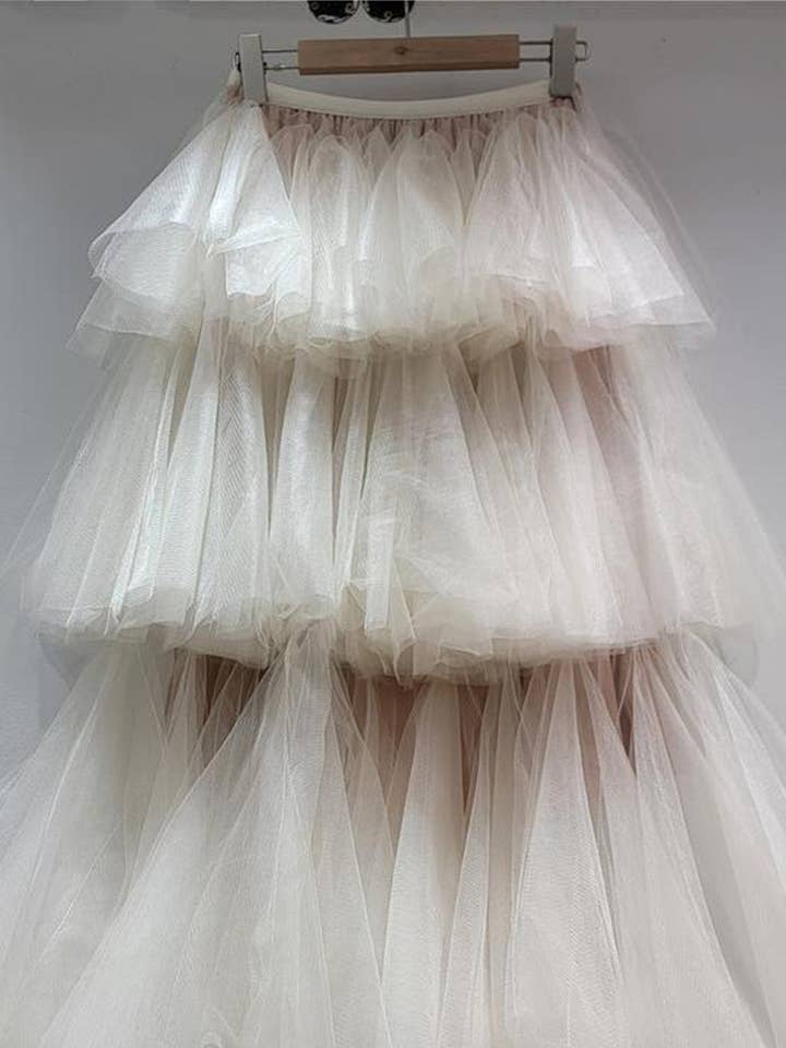 Jupe à volants superposés pour la vente par Mccolin
