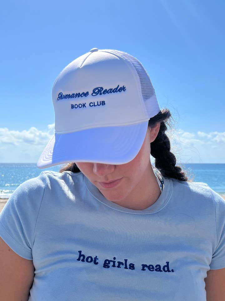 Romance Reader Truckerhat for engroshandel hos Threaded By Sabrina