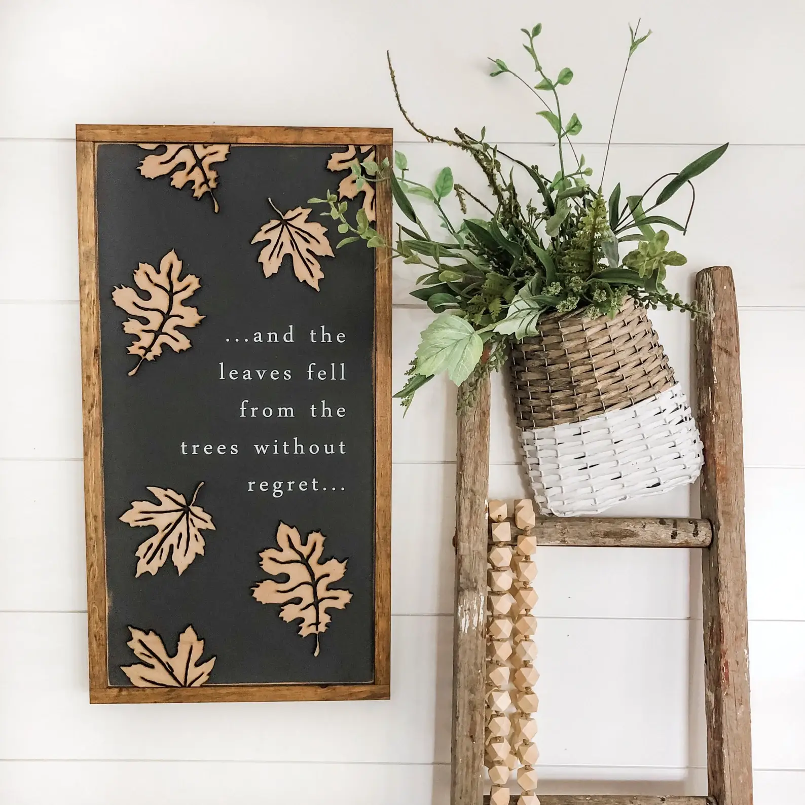 WillowBee Signs & Designs - Vendita all'ingrosso Cartelli - Insegna Autunnale in Legno con Foglie Intagliate al Laser e Citazione Ispiratrice3