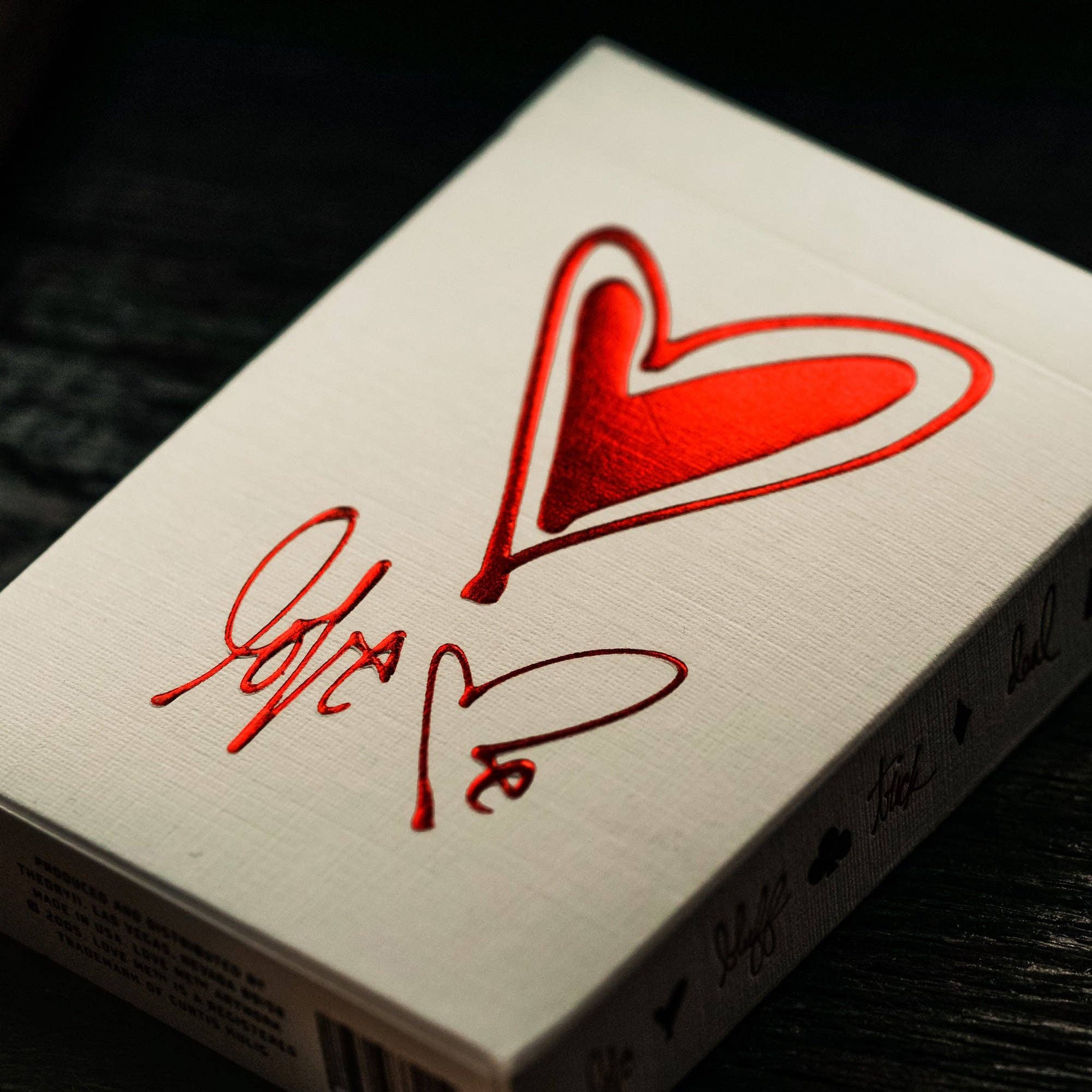theory11 - Wholesale Playing Cards - Love Me0
