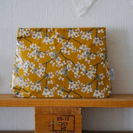 Neceser grande *Amalie* Mostaza para venta al por mayor de ATELIER EINMALIG