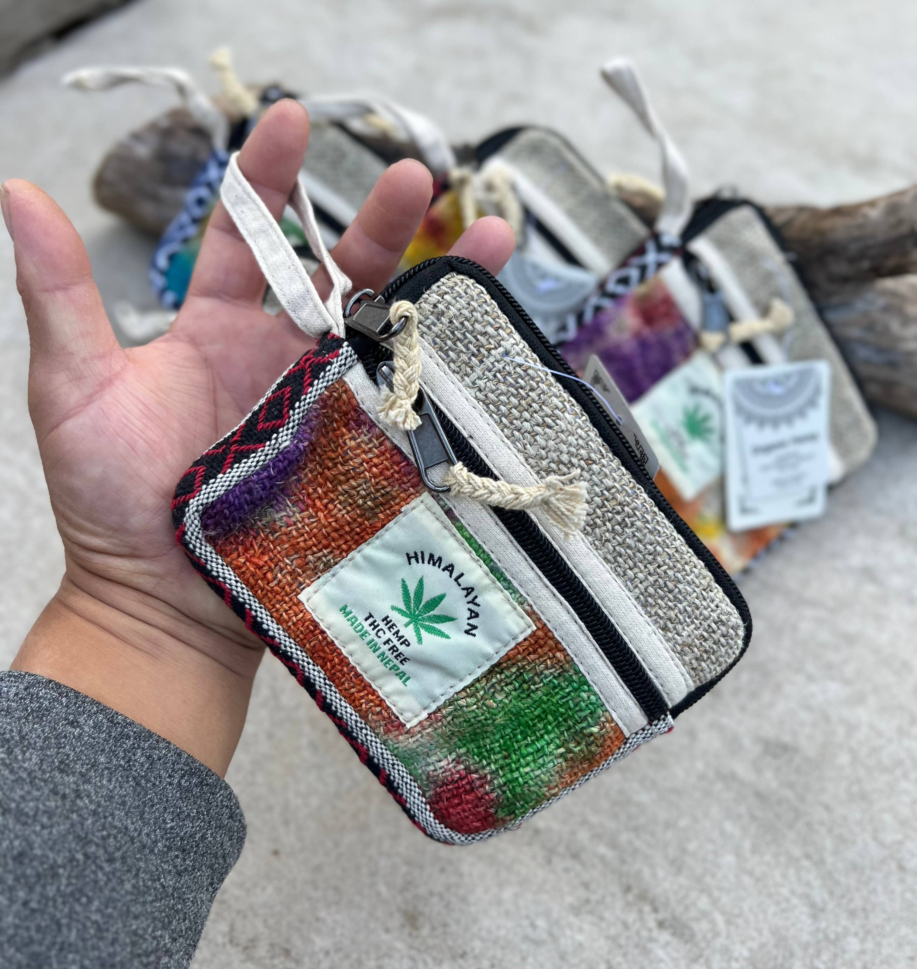 Lungta Imports – Engroshandel Møntpung - Dame – Hamp 2 lommer lynlås møntpung, tegnebog, makeuppose3