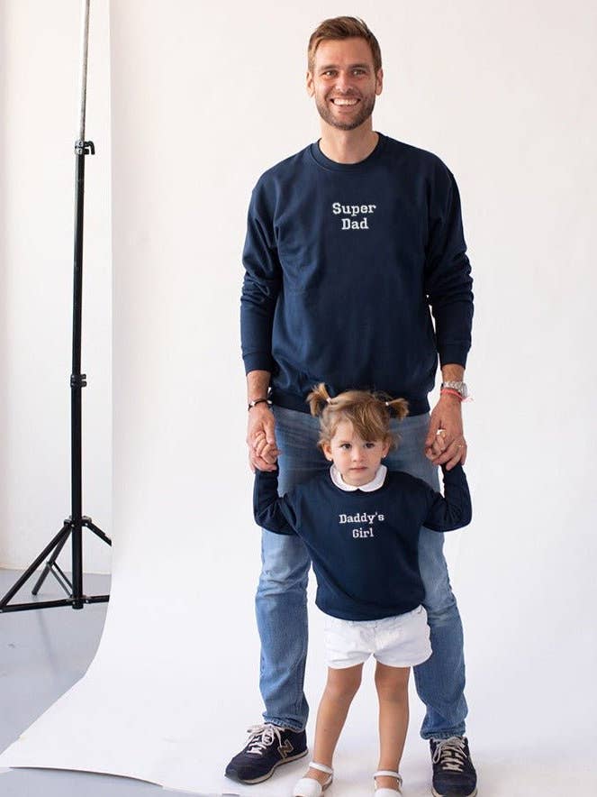 TRØJE FARVE | BRODERI "SUPER DAD" for engroshandel hos Anitials