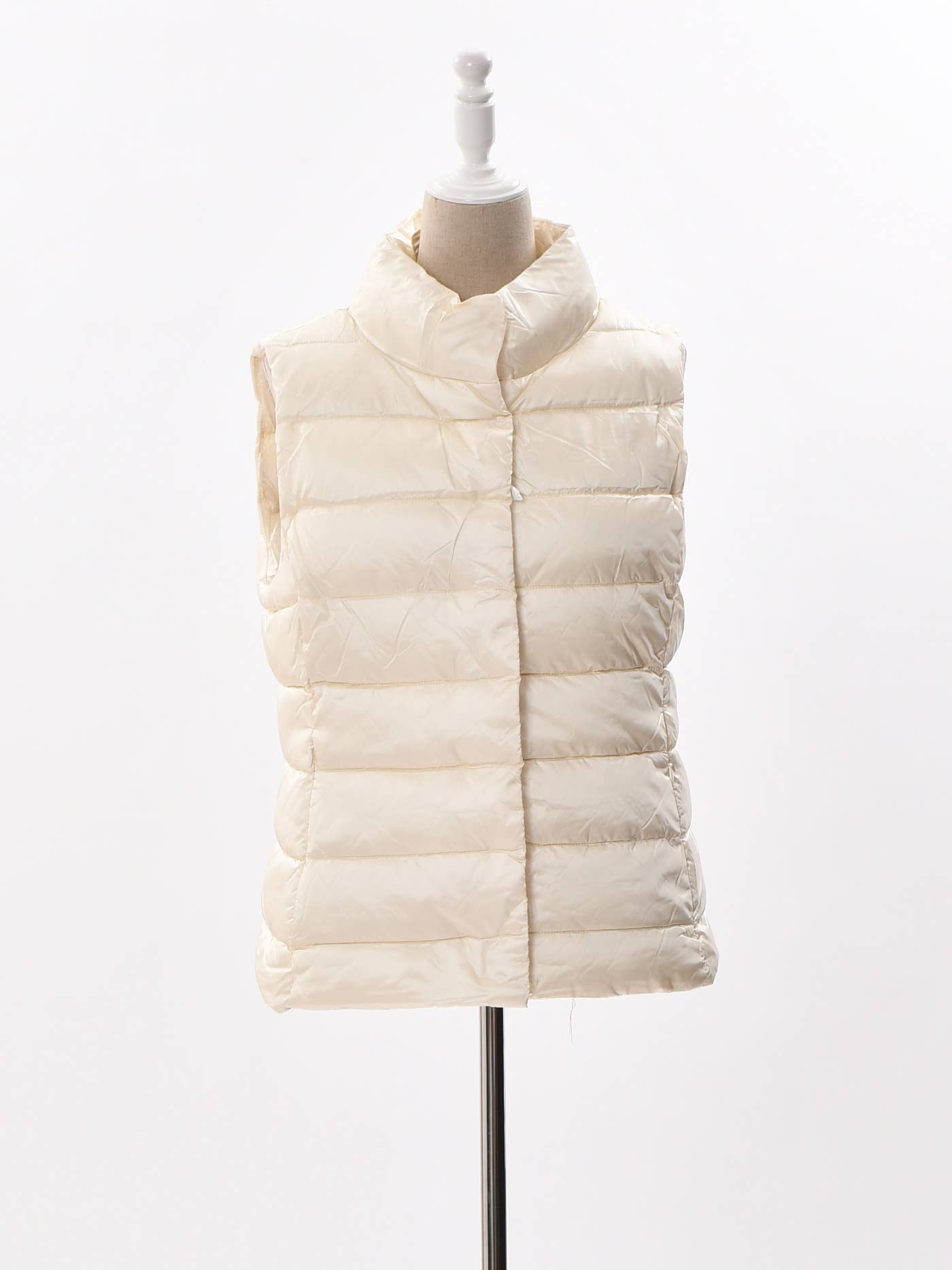 Victoria Moda – wholesale Suit vest – Women′s – Quilted Vest with Double Closure1