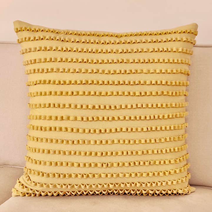 Pyntet toscansk pudebetræk for engroshandel hos IndieRoots