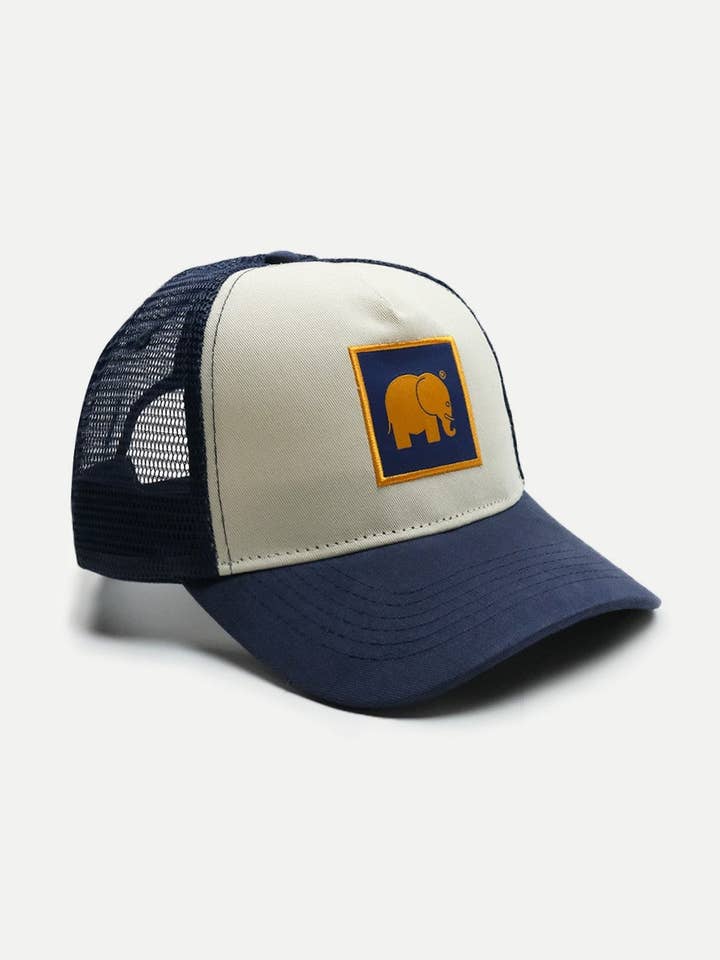 Casquette Trucker classique bleu marine pour la vente par Trendsplant Clothing