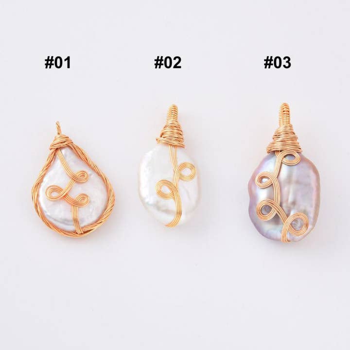Colgante de Perla Barroca Envuelta en Alambre Charm de Oro Relleno CP2319 para venta al por mayor de Beads Creation