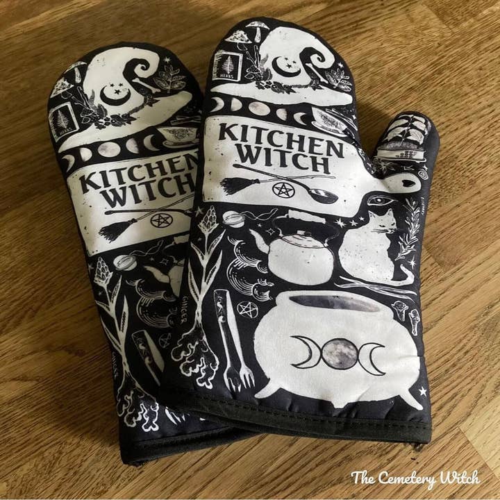 Spirit Nest - Wholesale Oven Mitt/Pot Holder - Kitchen Witch Oven Mitt Set - The perfect Halloween gift!11