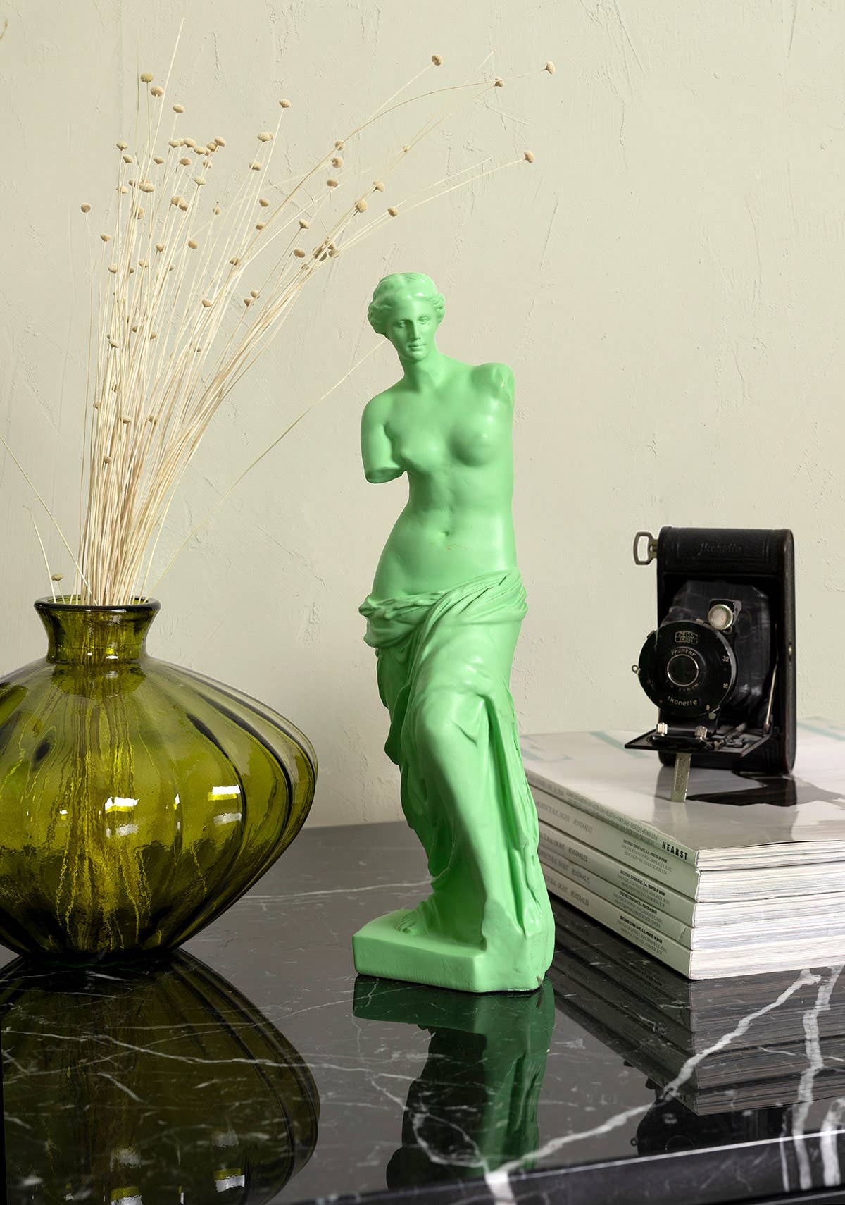 Gdeco - Wholesale Sculpture - Venus Green Resin Sculpture 30Cm1