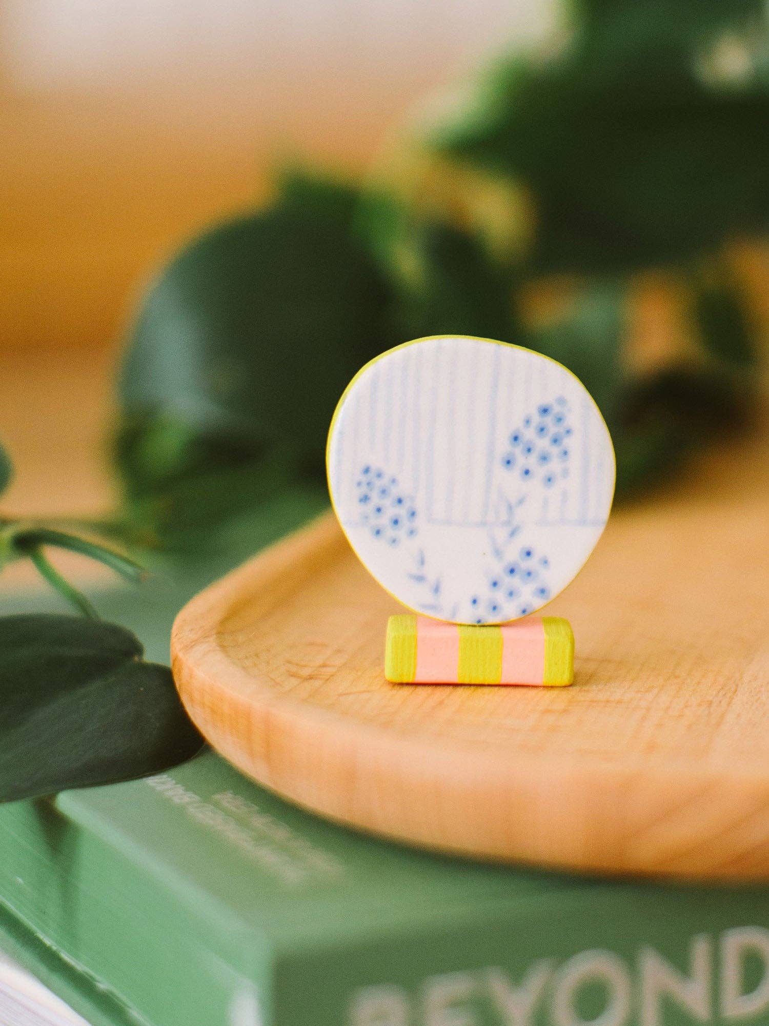 Twenty Two West - Wholesale Sculpture - Talking to the Flowers Sculpture2