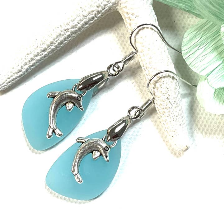Delphin-Ohrringe aus Seeglas für den Großhandel von Devi Creations