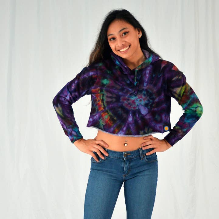 Hoodie Crop | Redemoinho de arco-íris roxo profundo por atacado de Soul Shine Maine
