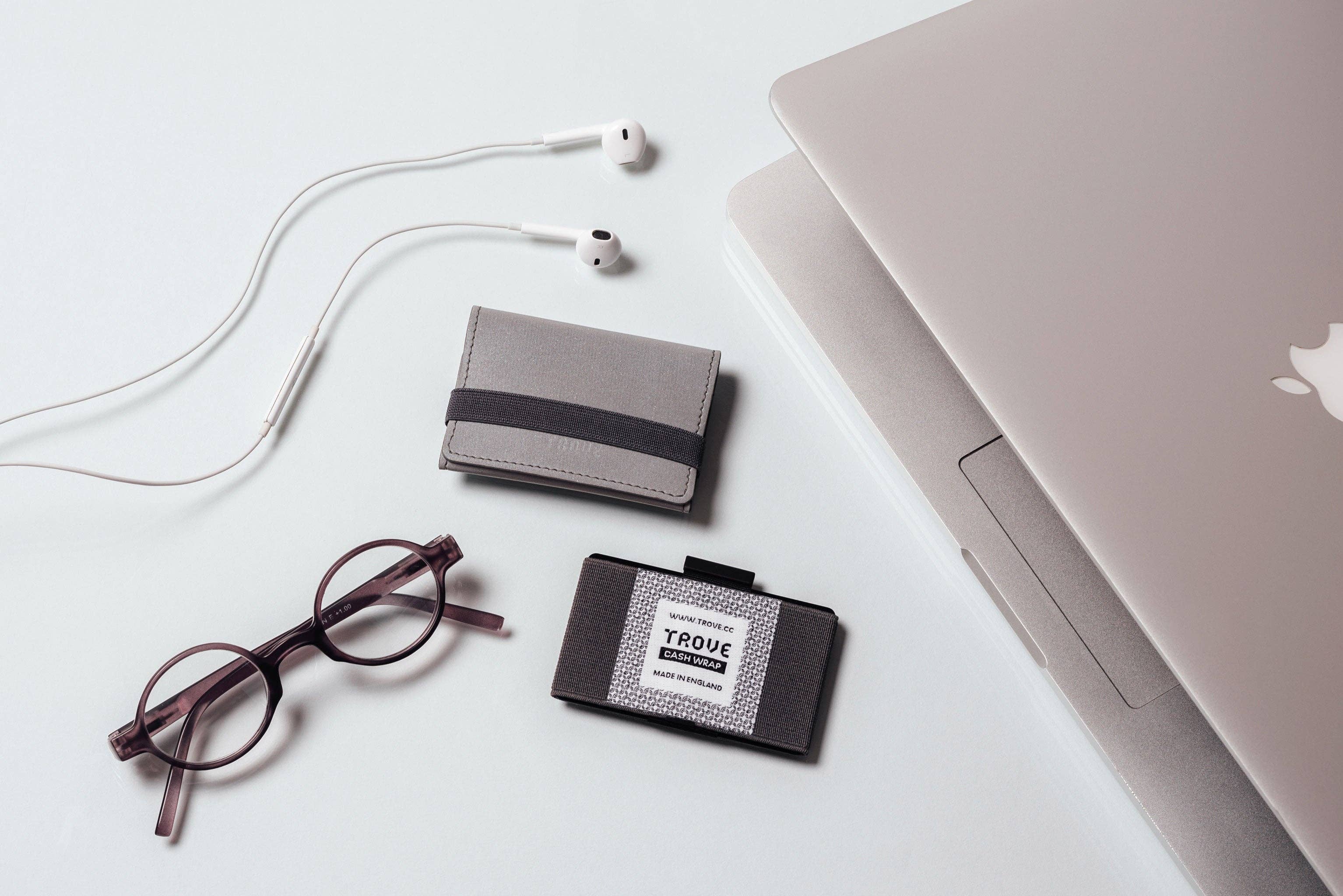 TROVE - Wholesale Card Holder - Women's - TROVE Cash Wrap: Reflex Black2