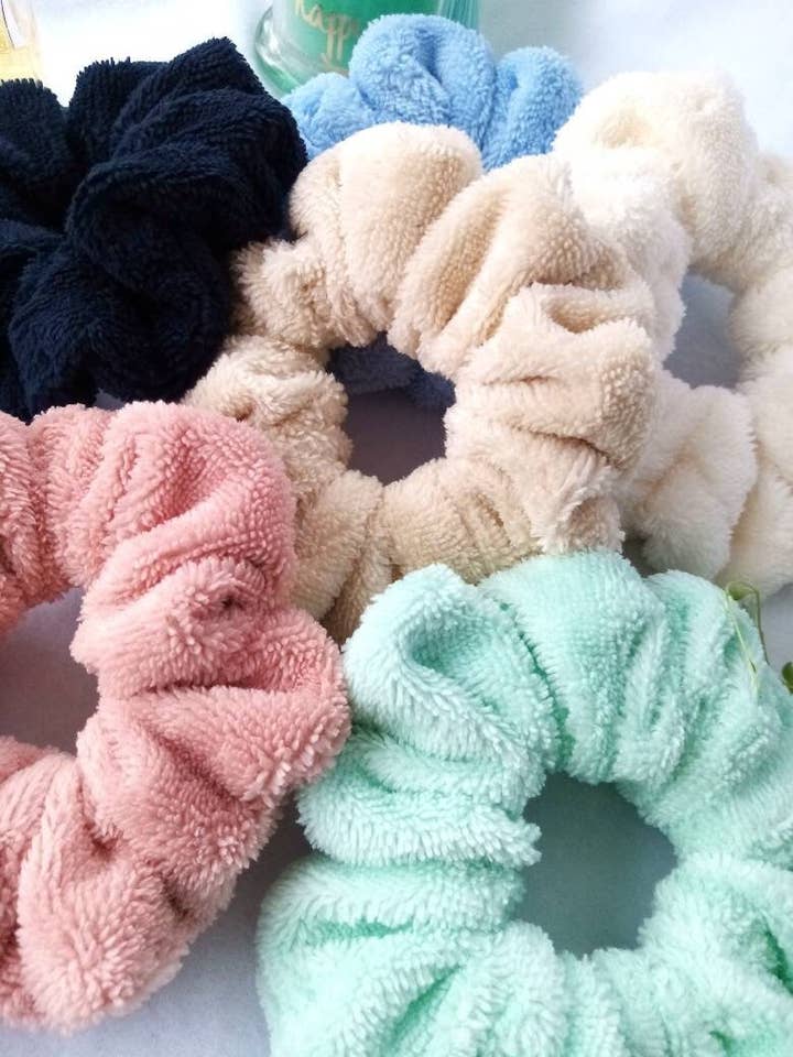 Bamboo Sponge Scrunchie/Cuddly Toy/Treatment/ Spa - ASTRID for wholesale by Esmée AccessoriesNco