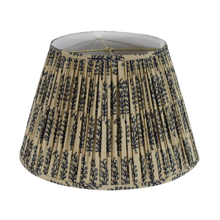 Verzamelde Rijk in Blauwe Botanische voor wholesale door Maison Maison Design