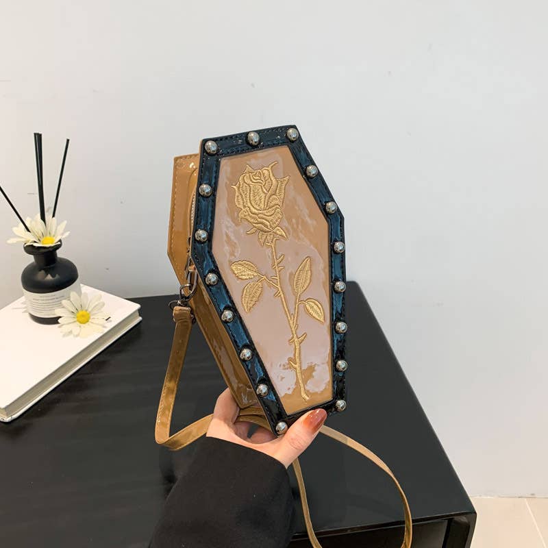 Tourtiwi – wholesale Axelväska - Dam – Spindelnät & Rosmönster Beströdda Kistformade Axelremsväskor11