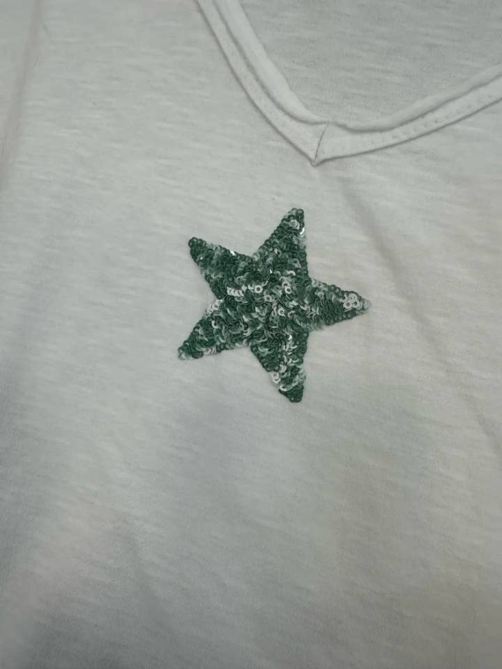 Mimi & Gogo – Großhandel T-Shirt – Damen – Damen-T-Shirt mit doppeltem V-Ausschnitt und Paillettenstern8