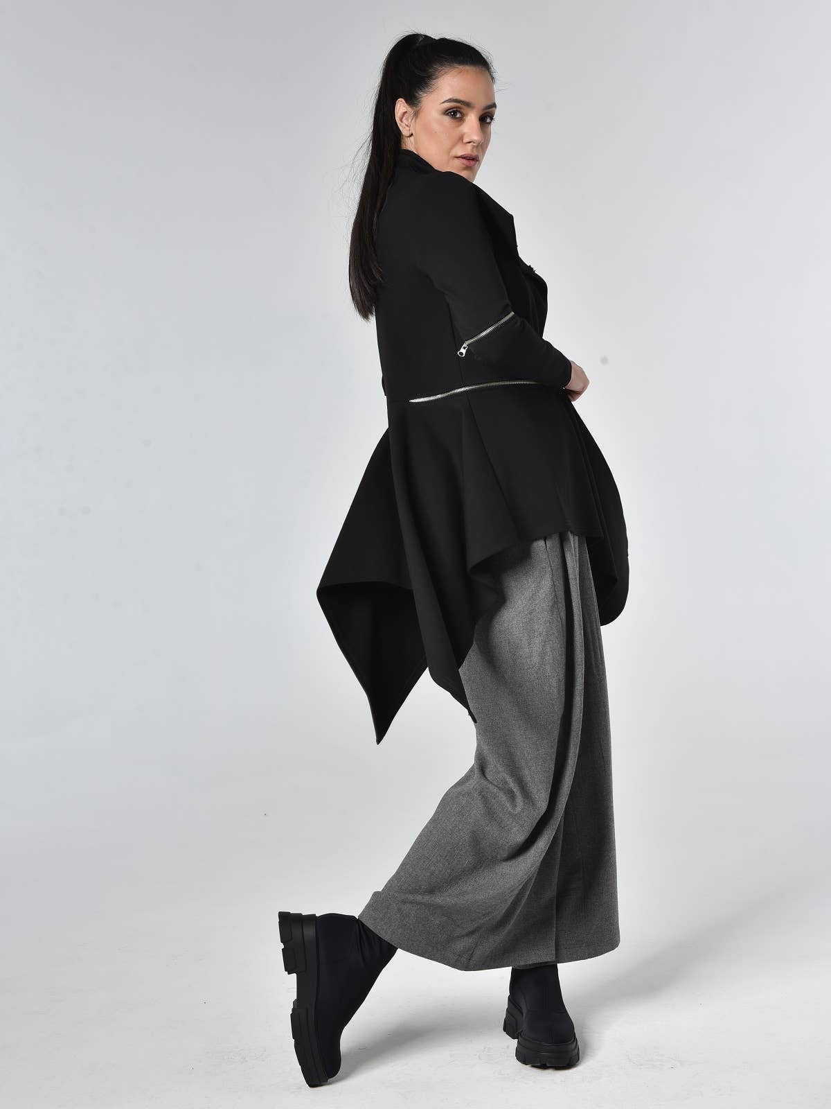 Metamorphoza – Engroshandel Jakke - Dame – Futuristisk asymmetrisk jakke6