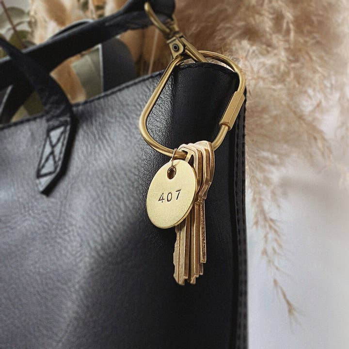 Porte-clés en laiton (sans étiquette) pour la vente par Sandhill Supply Co.