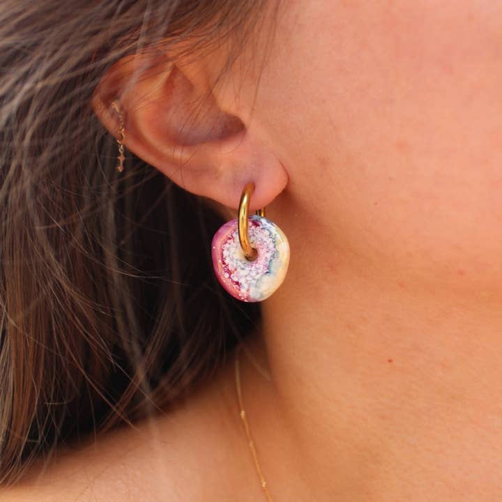 Bijoux céramique - créoles interchangeables - donuts pour la vente par FLEURS EN MELEE