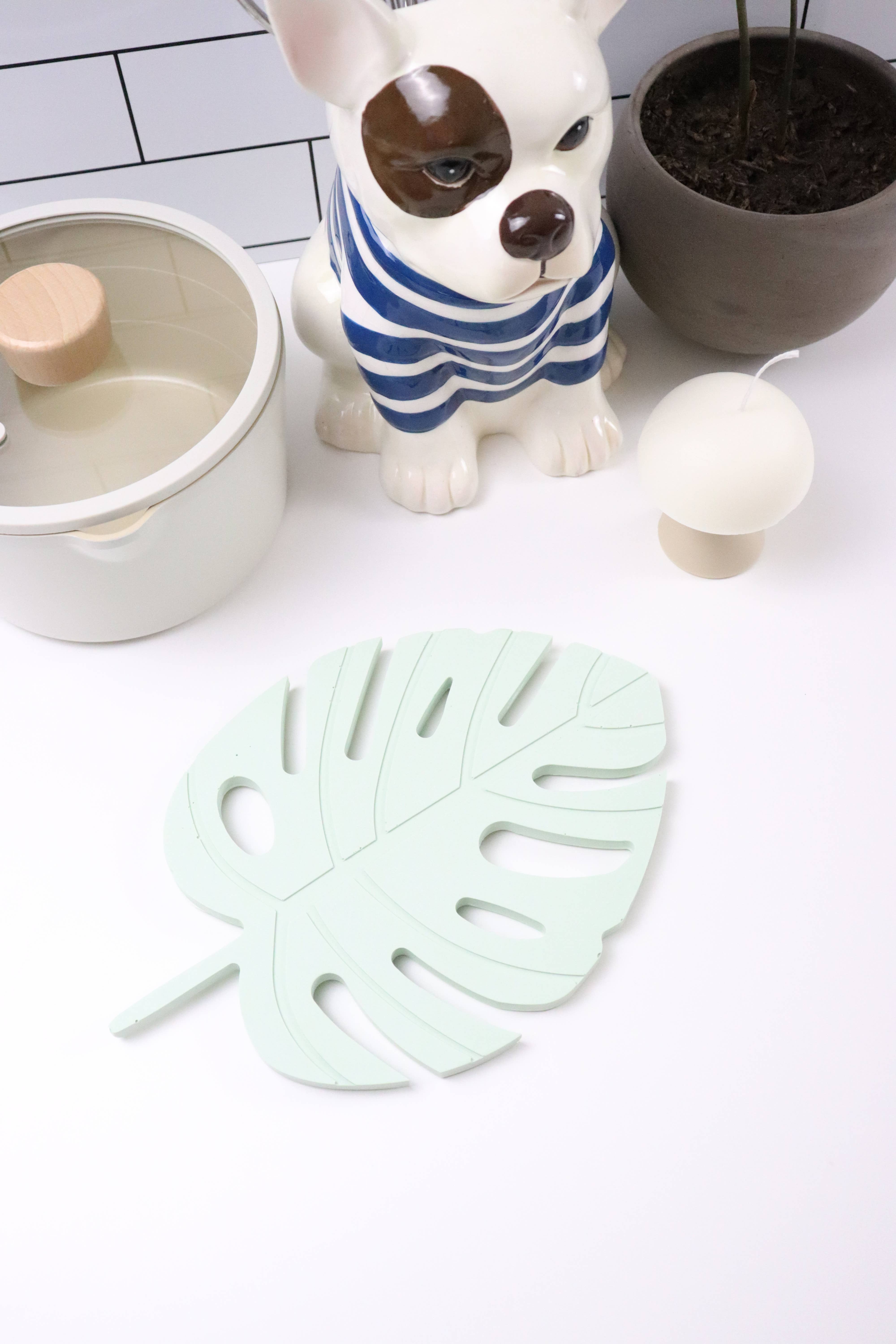 Three Springs Candle Co. – wholesale Jewellery dish – Monstera leaf Jewelry & Trinket tray | Trivet - Mint